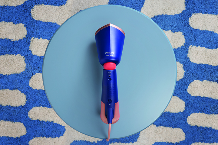 Pogledajte Philips ručno steamer glačalo serije 5000 na djelu